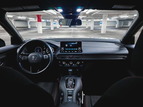 Used 2024 Honda HR-V Sport image 3