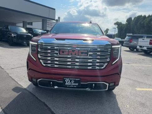 Used 2024 GMC Sierra 1500 Denali w/ Denali Reserve Package AWD/4WD image 3