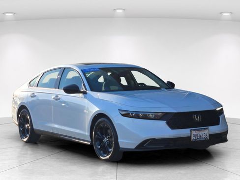 Used 2025 Honda Accord SE image 8