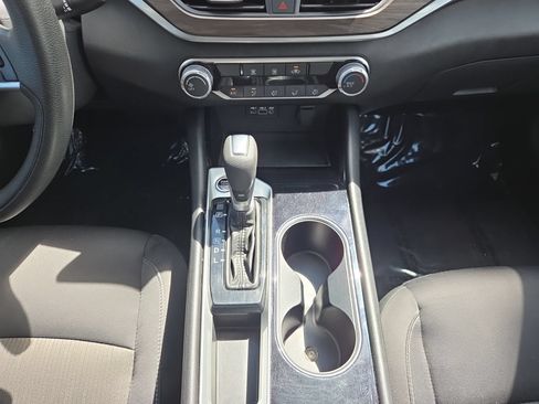 Used 2024 Nissan Altima 2.5 SV FWD image 26