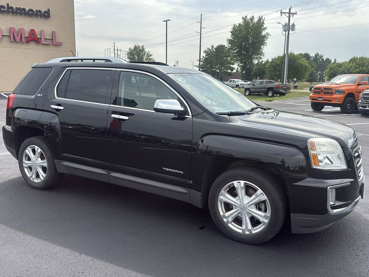 Used 2017 GMC Terrain SLT w/ Open Road Package AWD/4WD image 7