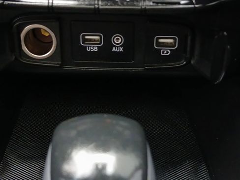 Used 2019 Hyundai Veloster Turbo FWD image 6