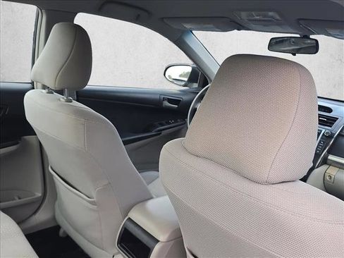 Used 2014 Toyota Camry L image 20