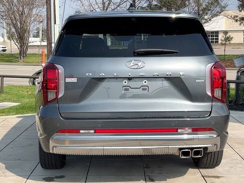 Used 2024 Hyundai Palisade Calligraphy image 19