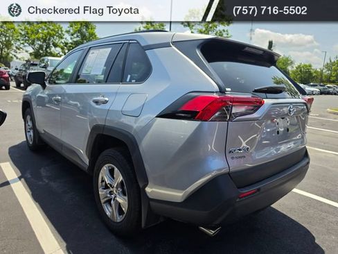 Used 2025 Toyota RAV4 XLE w/ Convenience Package FWD image 4