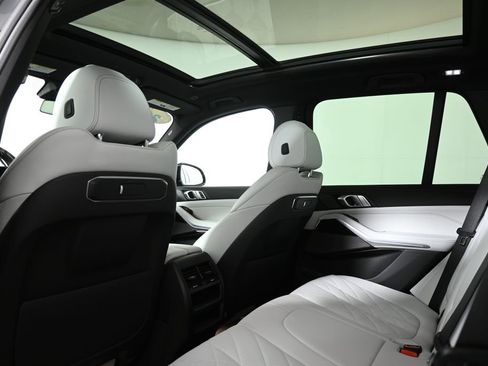 Certified 2025 BMW X5 xDrive40i w/ M Sport Package image 32