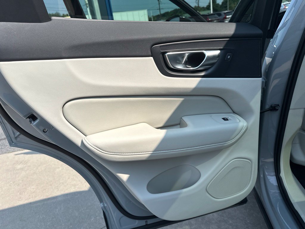 Certified 2025 Volvo XC60 T8 Core w/ Protection Package Premier AWD/4WD image 36