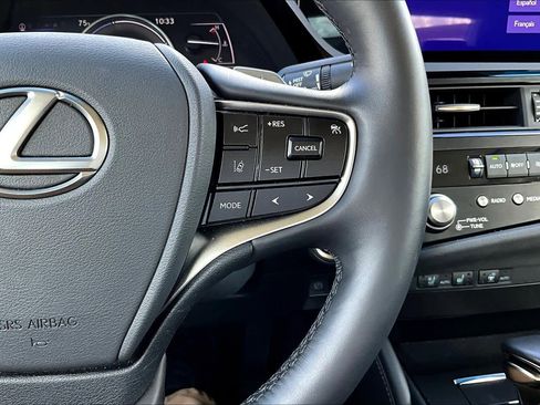 Certified 2025 Lexus ES 300h w/ Premium Package image 24