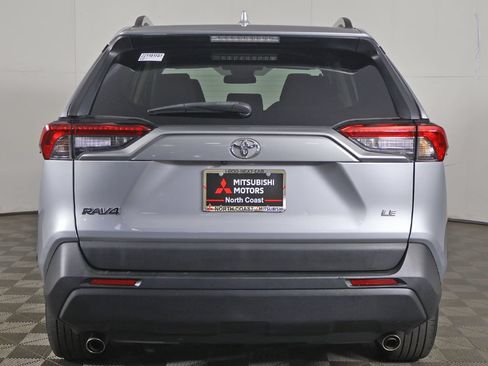 Used 2023 Toyota RAV4 LE FWD image 9