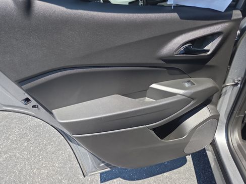 Used 2025 Chevrolet Trax LS FWD image 22