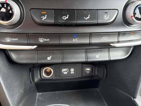 Used 2019 Hyundai Santa Fe SEL w/ Cargo Package FWD image 16