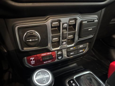 Used 2021 Jeep Gladiator Rubicon w/ Dual Top Group image 24