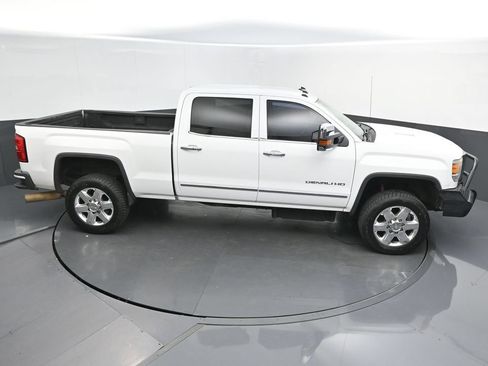 Used 2015 GMC Sierra 2500 Denali w/ Duramax Plus Package AWD/4WD image 36