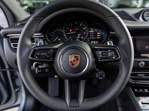 Certified 2026 Porsche Macan AWD/4WD image 29
