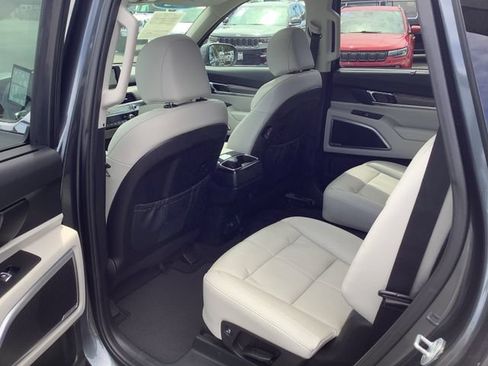Used 2022 Kia Telluride EX w/ EX Premium Package FWD image 25