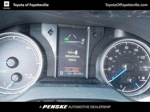 Used 2022 Toyota Venza LE AWD/4WD image 11