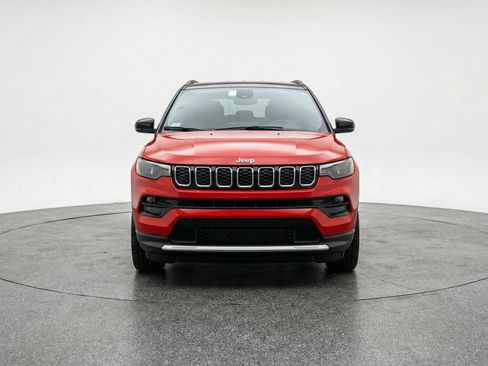 Used 2025 Jeep Compass Limited AWD/4WD image 2