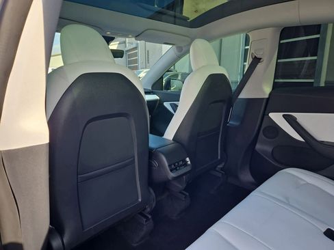 Used 2021 Tesla Model Y Performance image 16