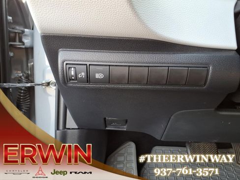 Used 2021 Toyota Corolla SE w/ Carpet Mat Package (TMS) image 15