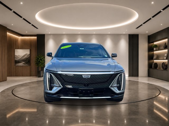 Used 2024 Cadillac Lyriq Tech w/ Driver Assist Package AWD/4WD image 2