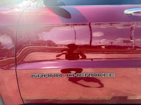 Used 2020 Jeep Grand Cherokee Limited image 23