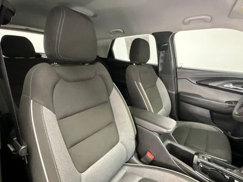 Used 2022 Chevrolet TrailBlazer LT w/ Convenience Package FWD image 13