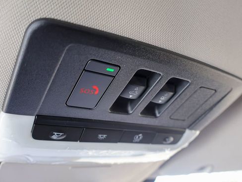 New 2026 Nissan Pathfinder SV image 17