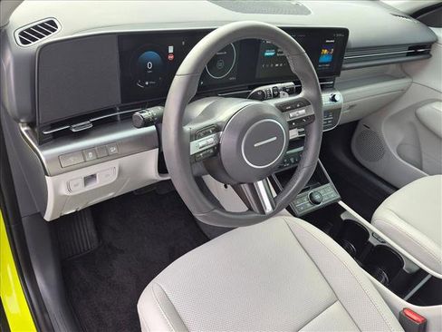 Used 2025 Hyundai Kona Limited FWD image 10