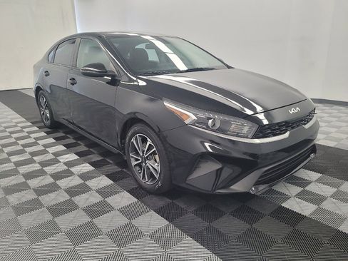Used 2022 Kia Forte LXS w/ LXS Technology Package FWD image 13
