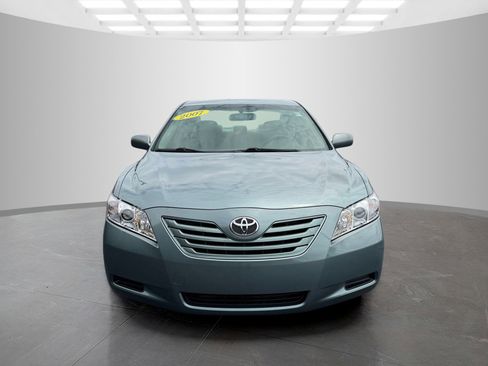 Used 2007 Toyota Camry LE FWD image 2
