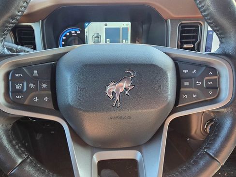 Used 2024 Ford Bronco Outer Banks w/ Sasquatch Package AWD/4WD image 22