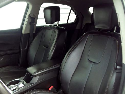 Used 2017 Chevrolet Equinox LT w/ Sport Edition FWD image 9