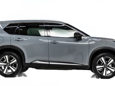 Used 2023 Nissan Rogue SL w/ SL Premium Package image 7