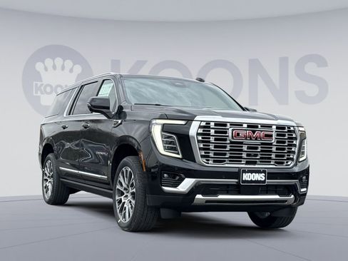New 2026 GMC Yukon XL Denali w/ Sun & Power Step Package AWD/4WD image 10