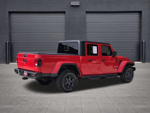 Used 2023 Jeep Gladiator Sport AWD/4WD image 5