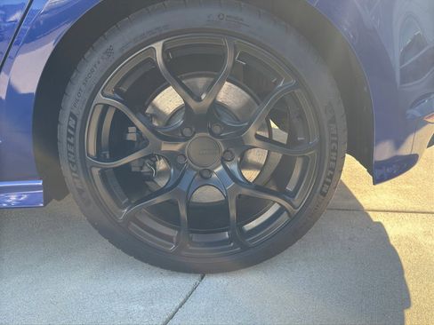 Used 2015 Volkswagen Golf R 4-Door image 28