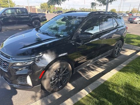 Used 2022 Chevrolet Equinox RS w/ RS Leather Package FWD image 2