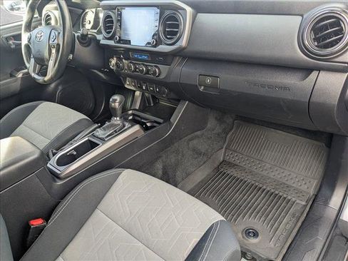 Used 2022 Toyota Tacoma TRD Sport w/ Technology Package image 20