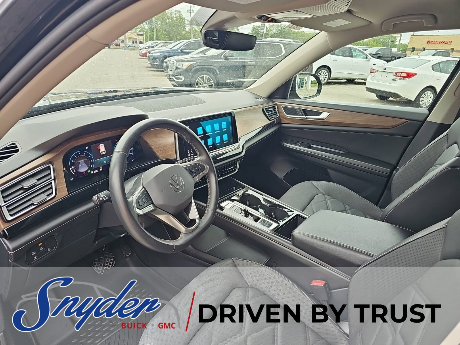 Used 2024 Volkswagen Atlas SE FWD image 11