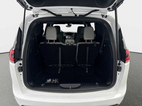 New 2026 Chrysler Pacifica Select FWD image 20