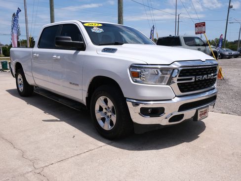 Used 2022 RAM 1500 Big Horn AWD/4WD image 3