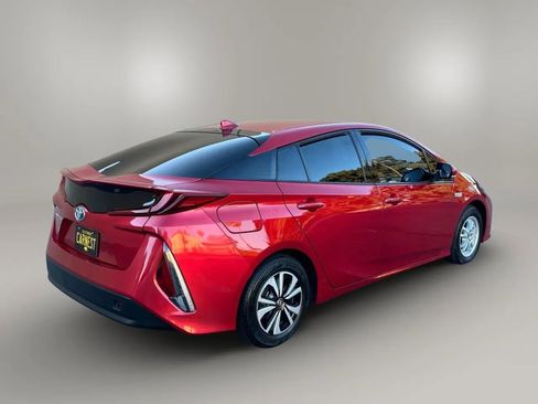 Used 2018 Toyota Prius Prime Premium FWD image 14
