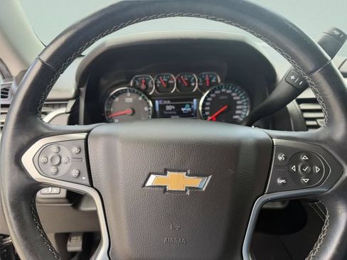 Used 2020 Chevrolet Suburban LT w/ Luxury Package AWD/4WD image 33