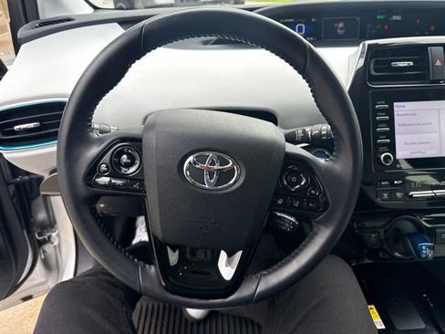 Used 2022 Toyota Prius XLE FWD image 16