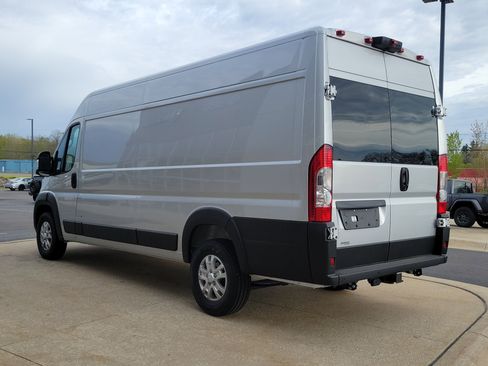 Used 2025 RAM ProMaster 3500 w/ Quick Order Package 22H SLT+ FWD image 4