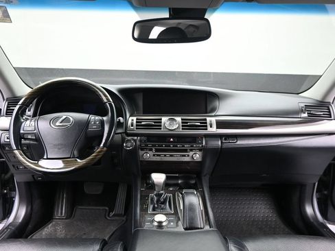 Used 2017 Lexus LS 460 AWD w/ Comfort Package image 34