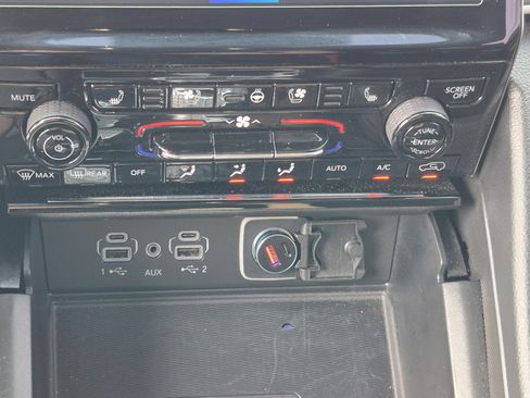 Used 2024 Jeep Grand Cherokee Limited w/ Luxury Tech Group II image 30