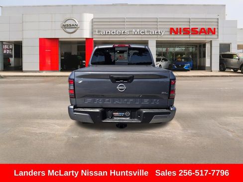 Used 2024 Nissan Frontier SL w/ Technology Package RWD image 5