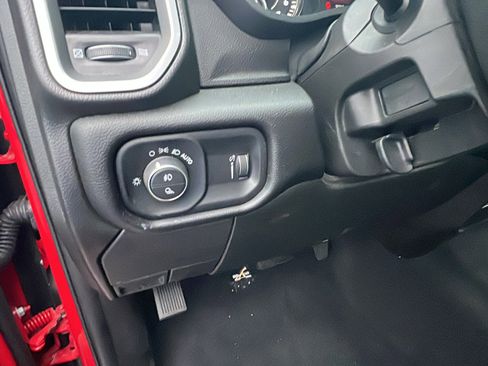 Used 2024 RAM 2500 Big Horn w/ Bed Utility Group image 26