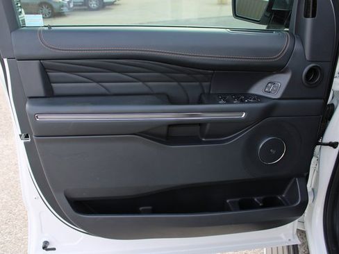 Used 2024 Ford Expedition Max Platinum image 13